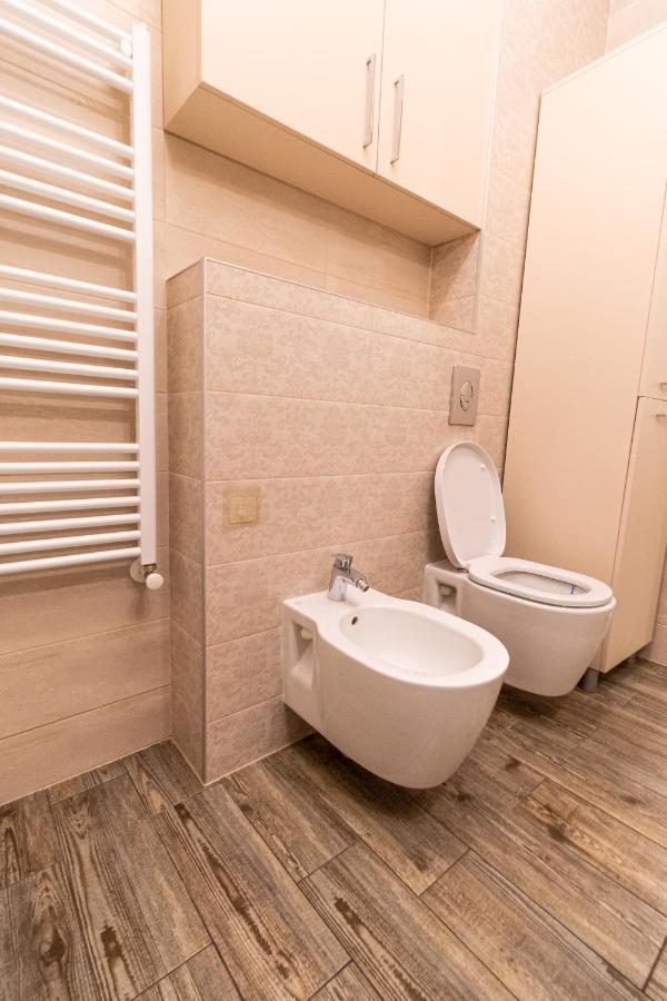 Yan Apartment - Near Mall & Free Private Parking 布拉索夫 外观 照片
