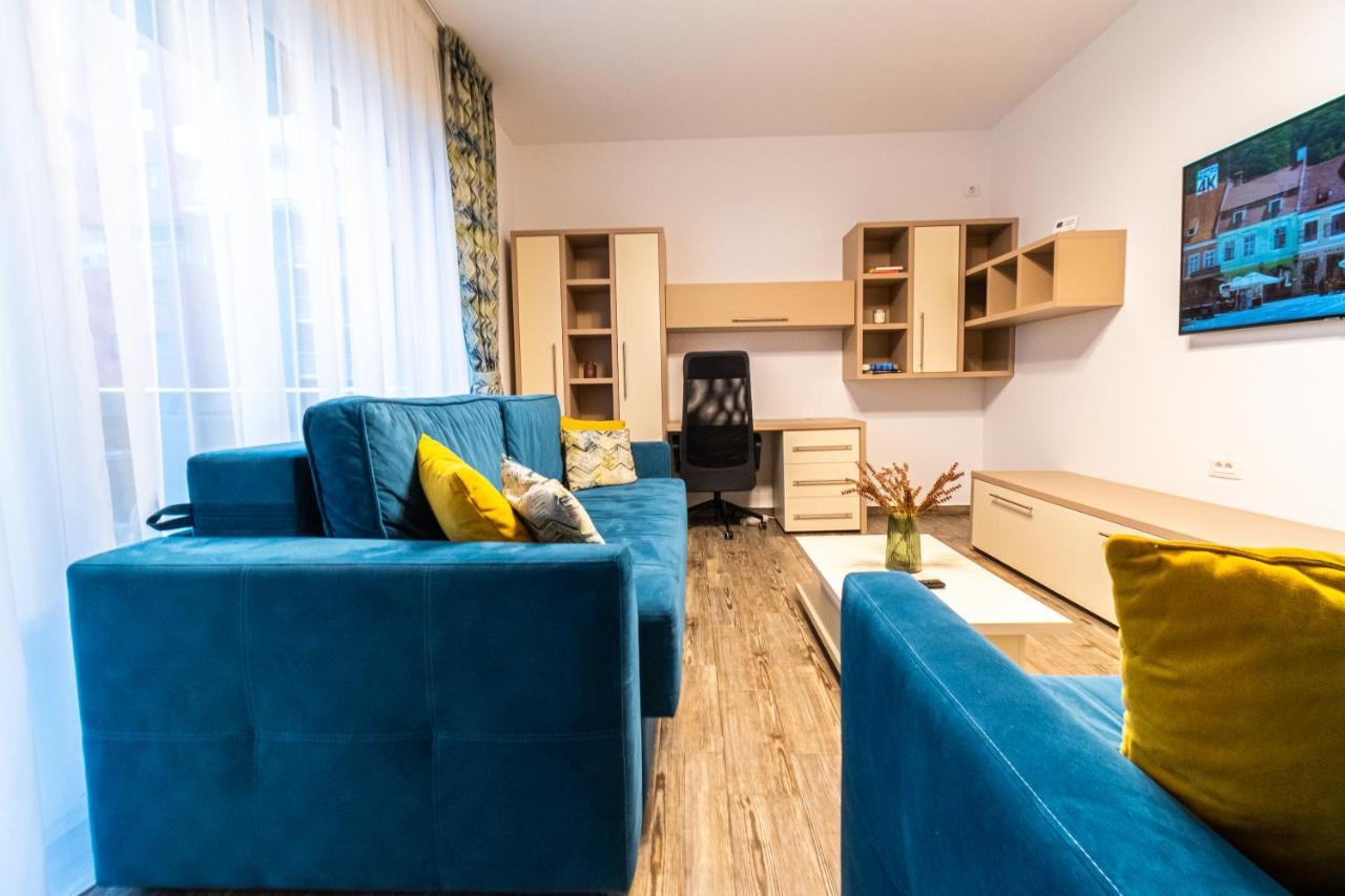 Yan Apartment - Near Mall & Free Private Parking 布拉索夫 外观 照片