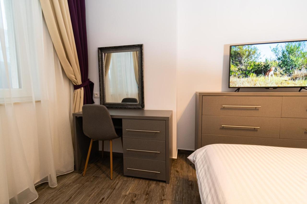 Yan Apartment - Near Mall & Free Private Parking 布拉索夫 外观 照片
