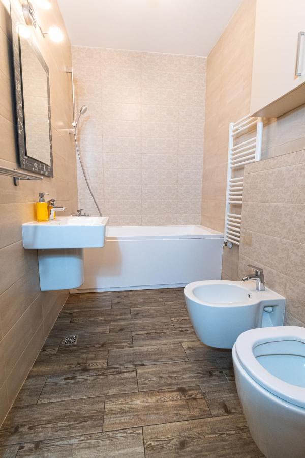 Yan Apartment - Near Mall & Free Private Parking 布拉索夫 外观 照片