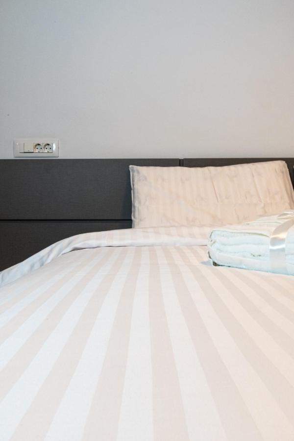 Yan Apartment - Near Mall & Free Private Parking 布拉索夫 外观 照片